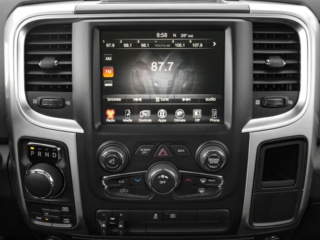 2017 Ram 1500 SLT photo 10