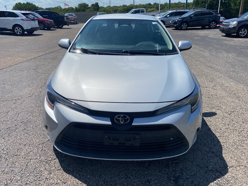 2023 Toyota Corolla LE photo 2