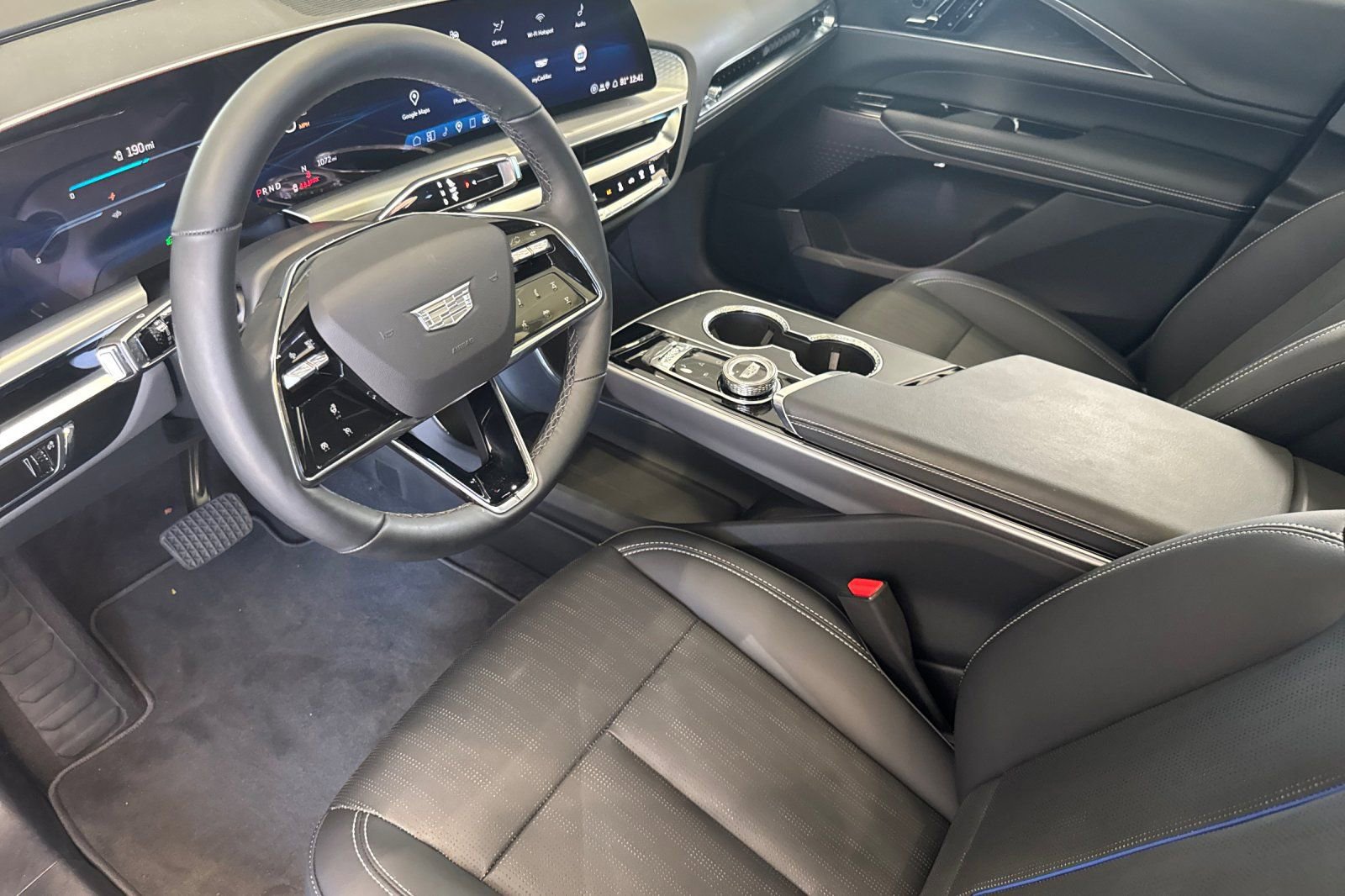 2025 Cadillac Lyriq Luxury photo 9