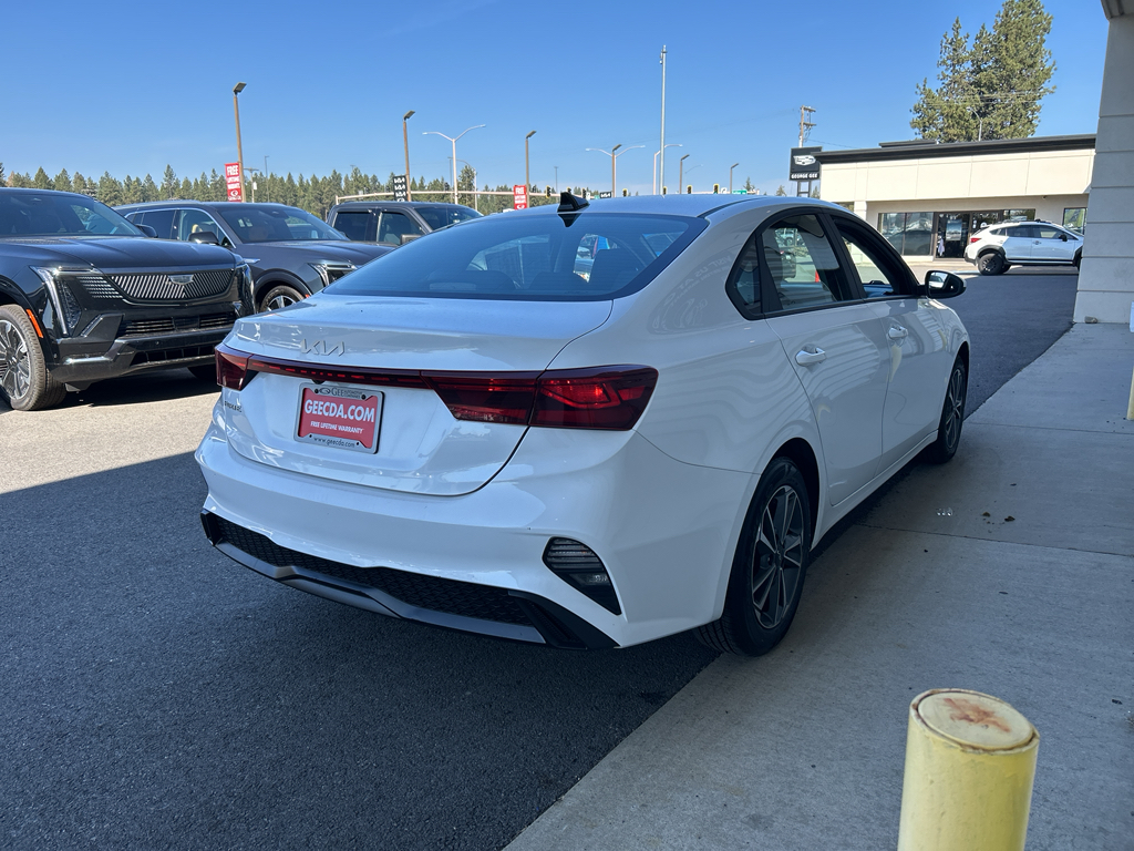 2024 Kia Forte LXS photo 4