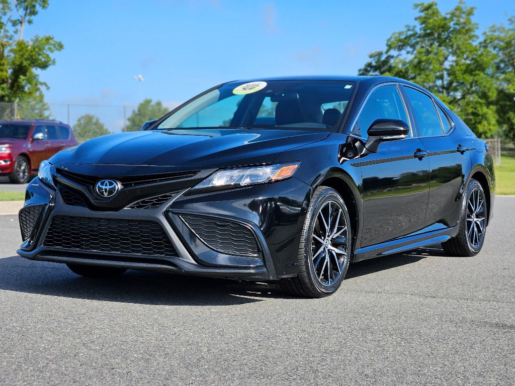 2024 Toyota Camry SE photo 3