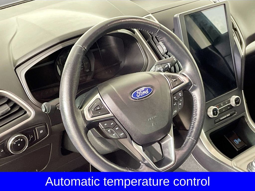 2023 Ford Edge SEL photo 12