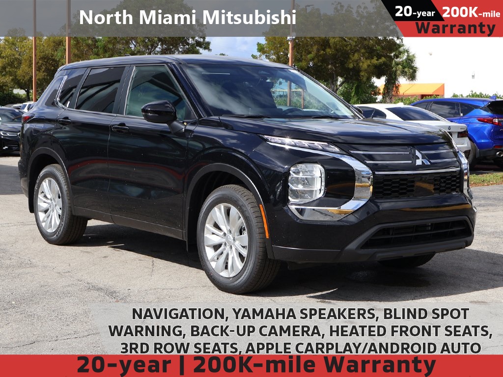 2025 Mitsubishi Outlander ES's photo