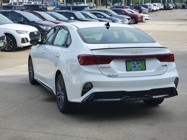 2024 Kia Forte GT-Line photo 4