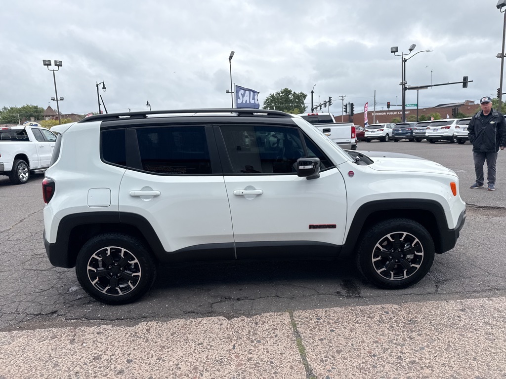 2023 Jeep Renegade Trailhawk photo 7