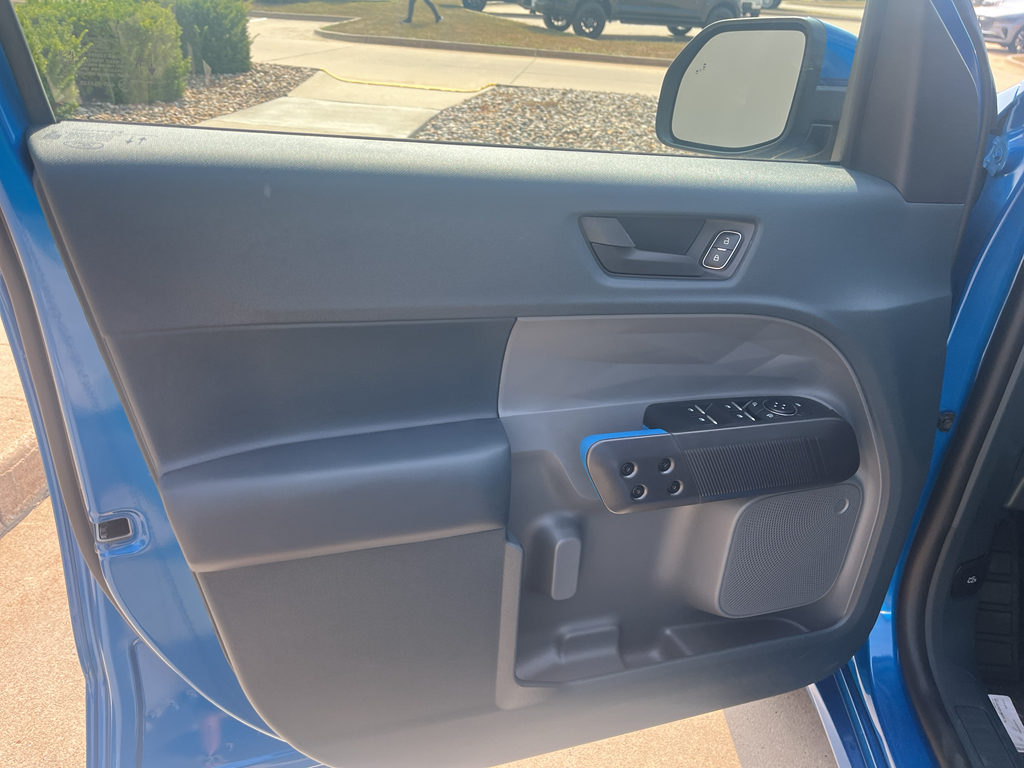 2025 Ford Maverick photo 18