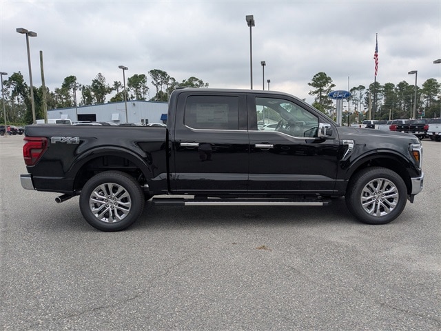 2025 Ford F-150 Lariat photo 2