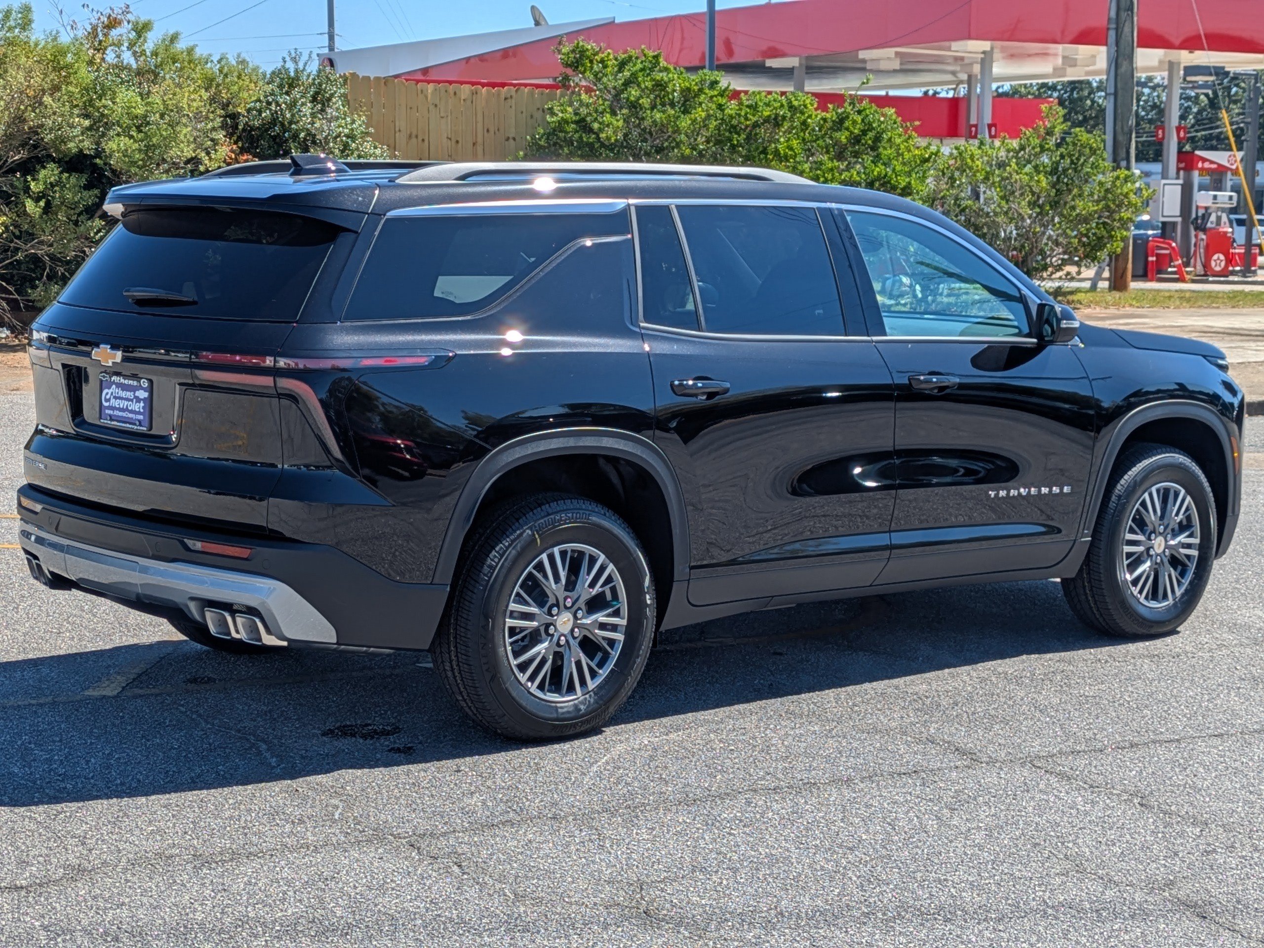 2026 Chevrolet Traverse photo 3