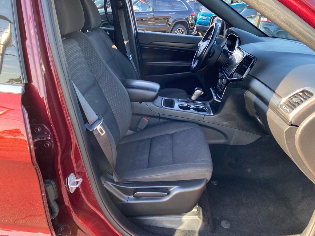2020 Jeep Grand Cherokee Laredo E photo 22