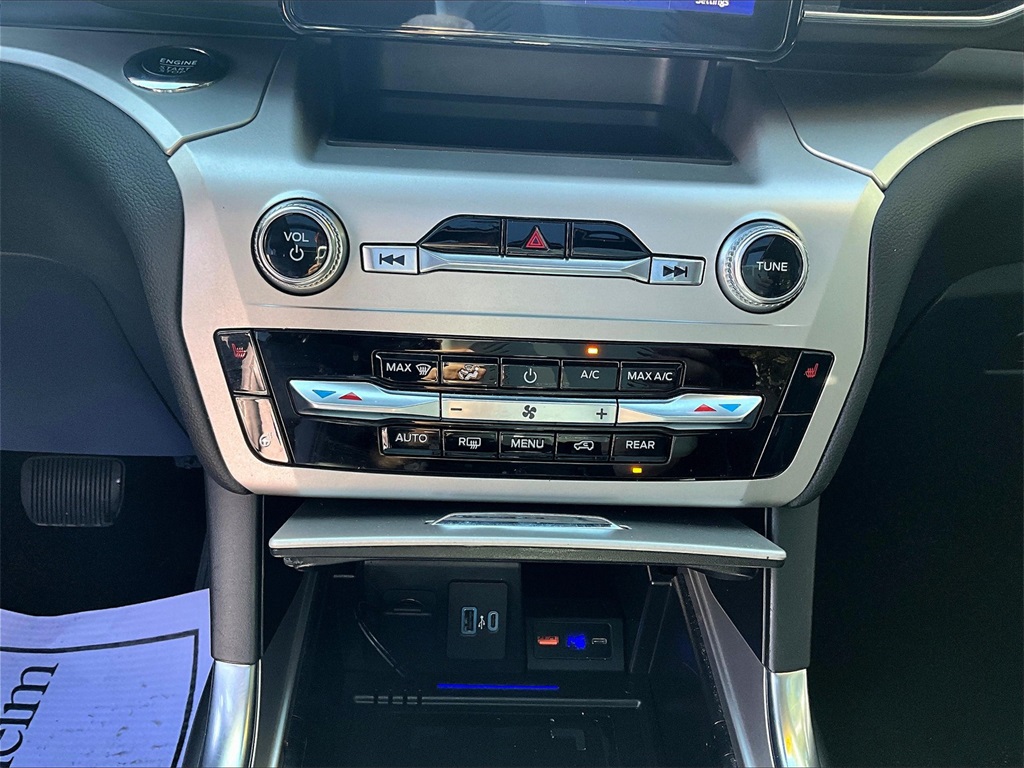 2022 Ford Explorer XLT photo 27