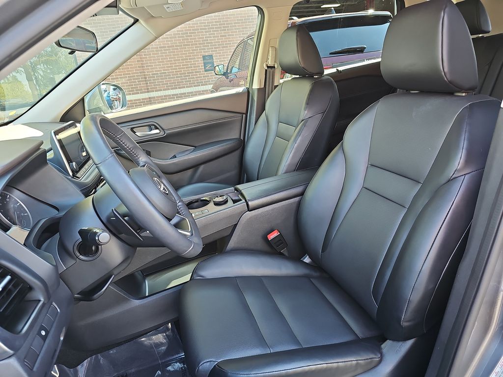 2022 Nissan Rogue SV photo 15