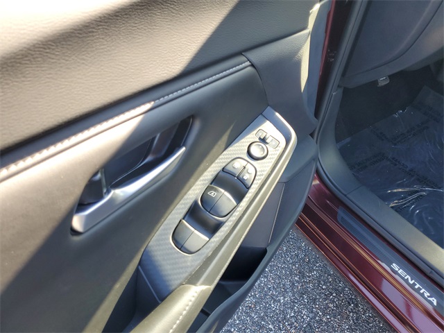 2025 Nissan Sentra SV photo 5