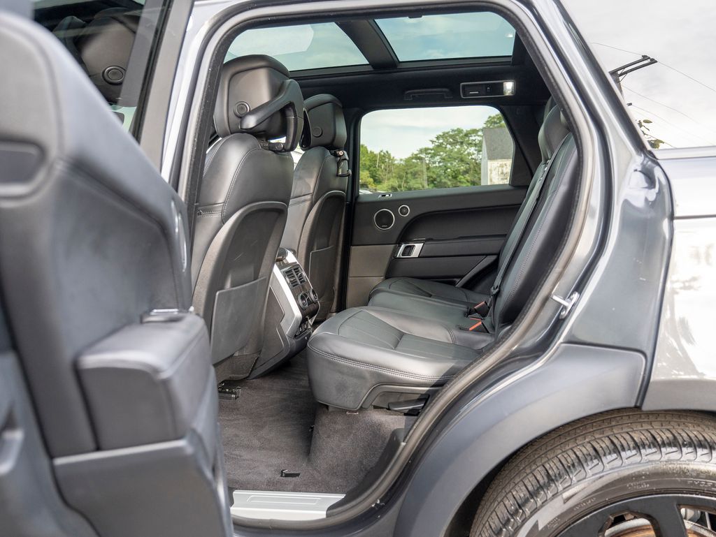 2022 Land Rover Range Rover Sport HSE Silver Edition photo 32