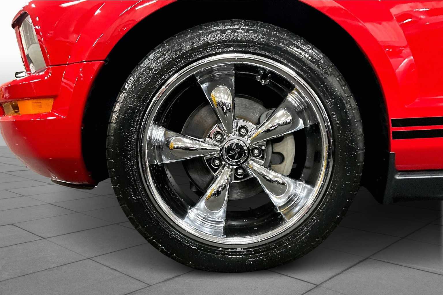 2006 Ford Mustang Convertible photo 10
