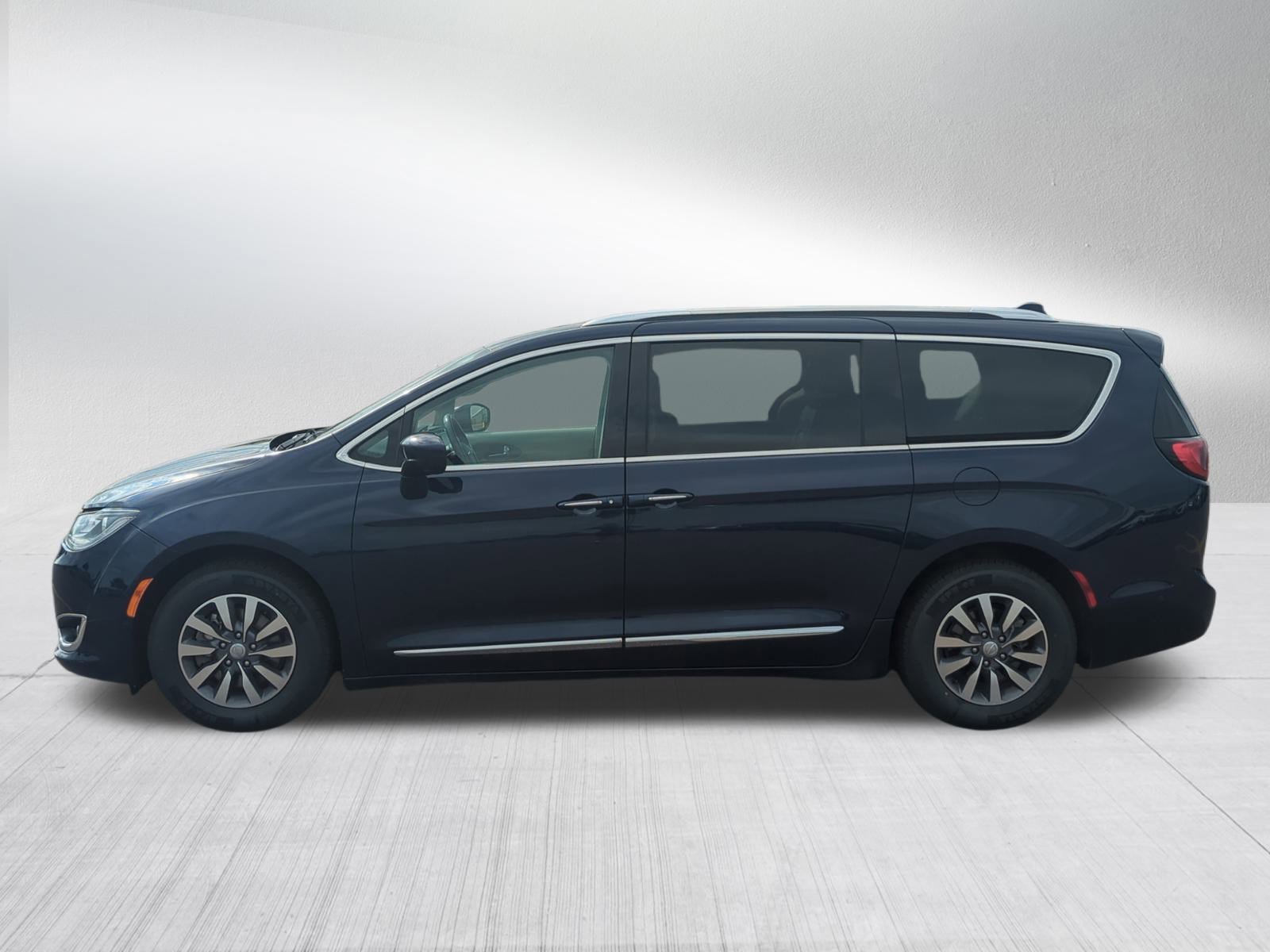 2020 Chrysler Pacifica Touring Plus photo 4