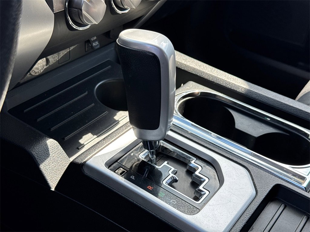 2016 Toyota Tundra SR5 photo 9