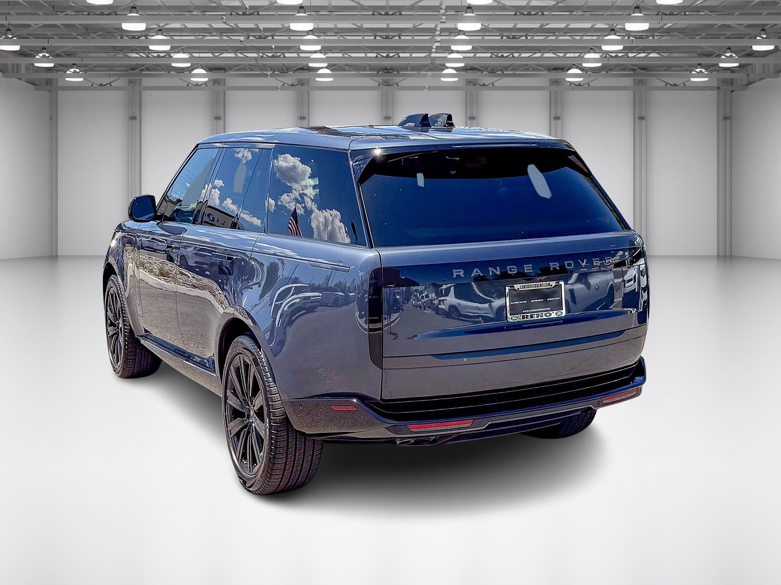 2025 Land Rover Range Rover SE photo 3