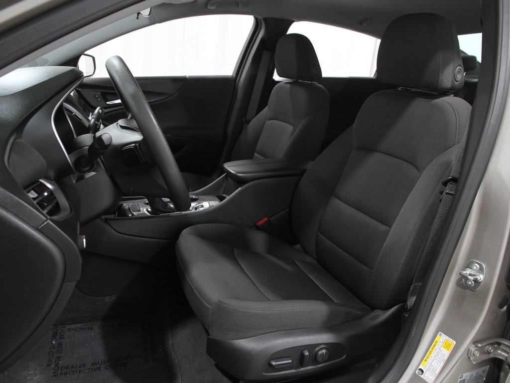 2024 Chevrolet Malibu 1LT photo 3