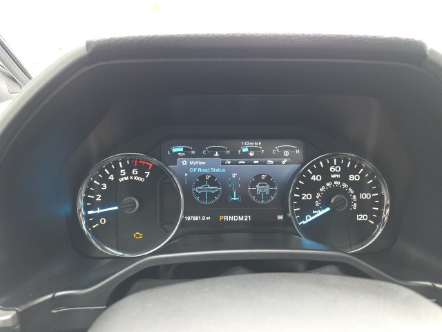 2016 Ford F-150 Platinum photo 12