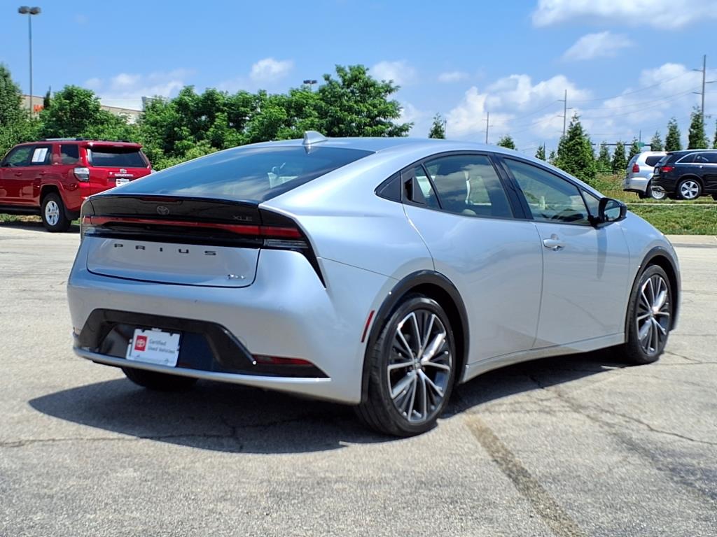 2023 Toyota Prius XLE photo 3