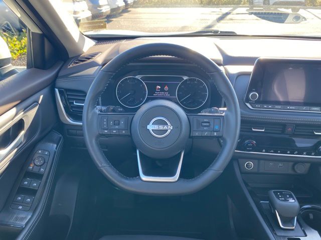 2023 Nissan Rogue SV photo 13
