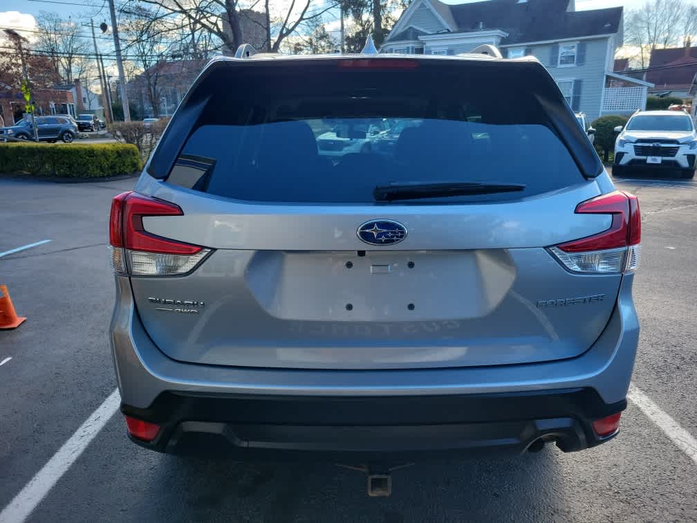 2023 Subaru Forester Premium photo 3