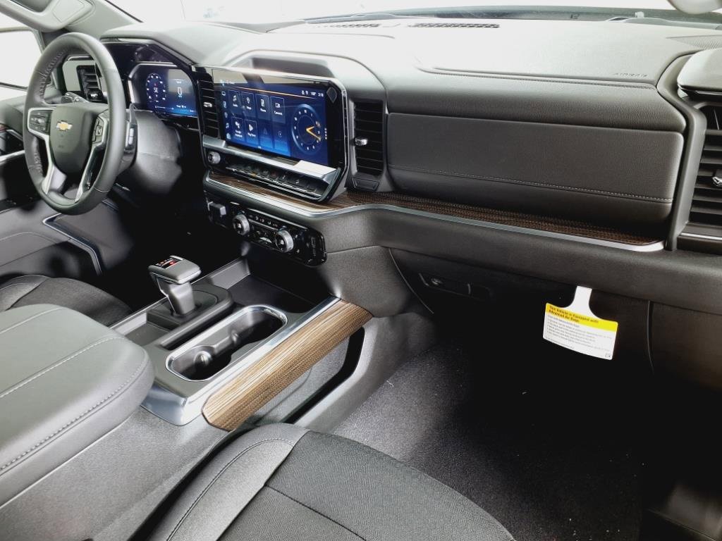 2026 Chevrolet Silverado 1500 photo 3