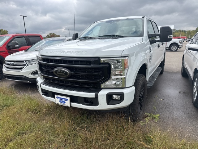 2022 Ford F-350 XLT photo 3