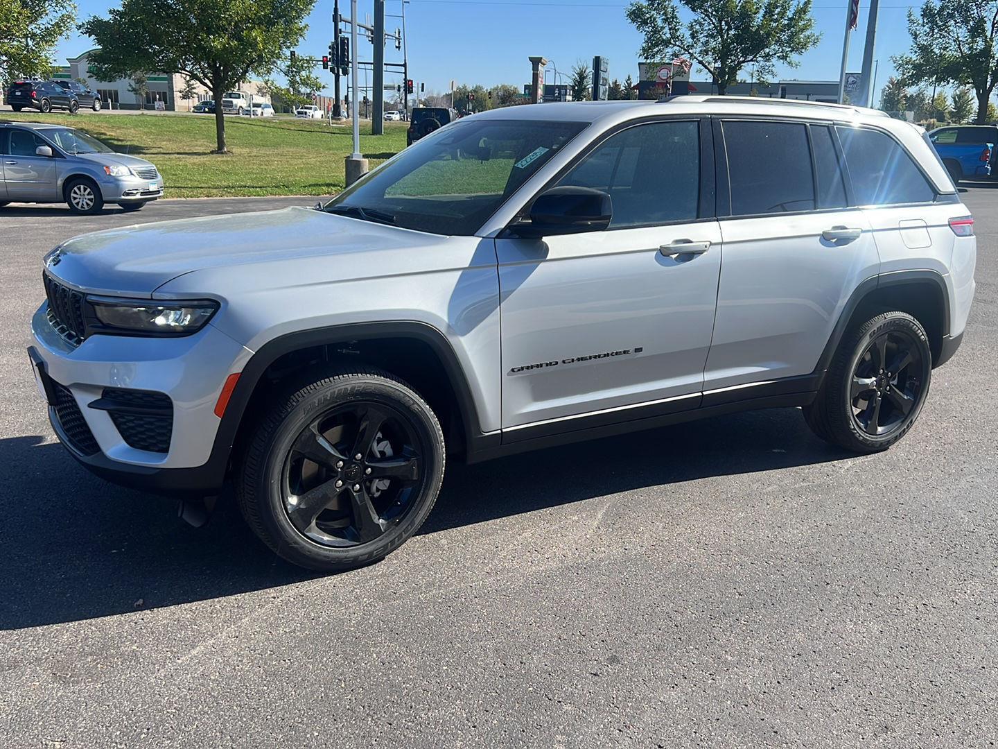 2025 Jeep Grand Cherokee Altitude's photo