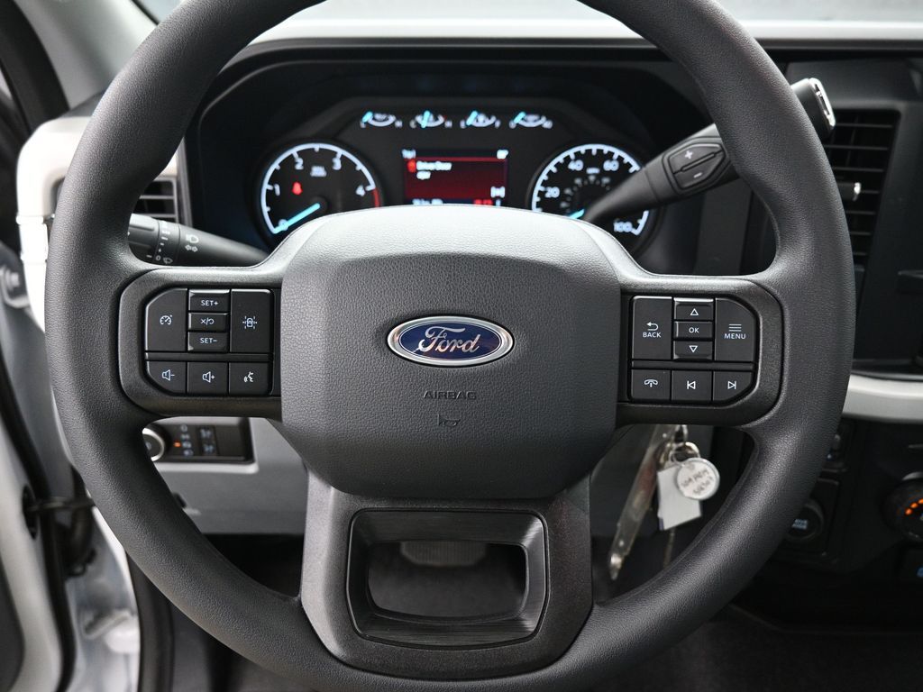 2025 Ford F-450 photo 11