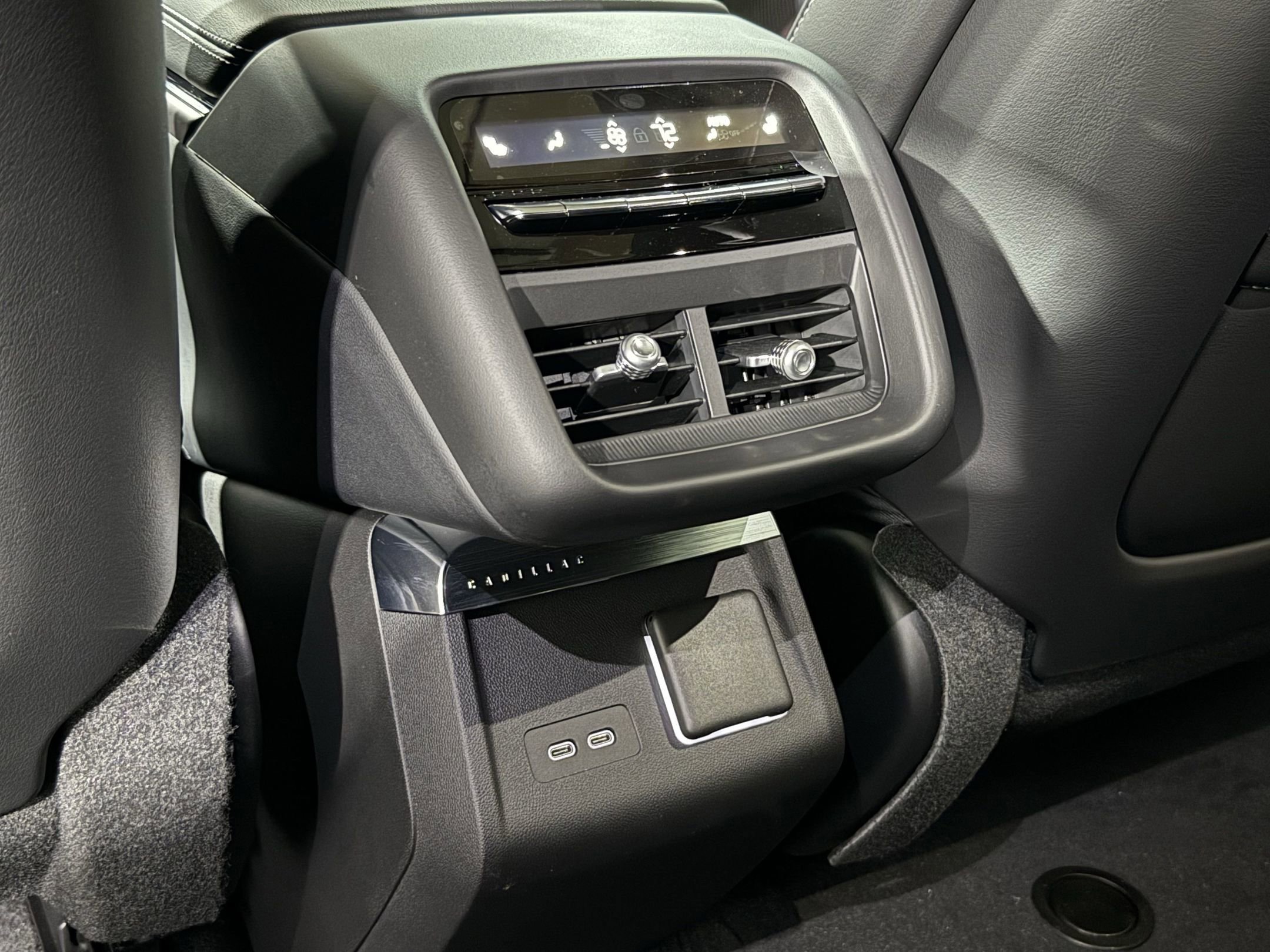 2026 Cadillac Lyriq photo 37