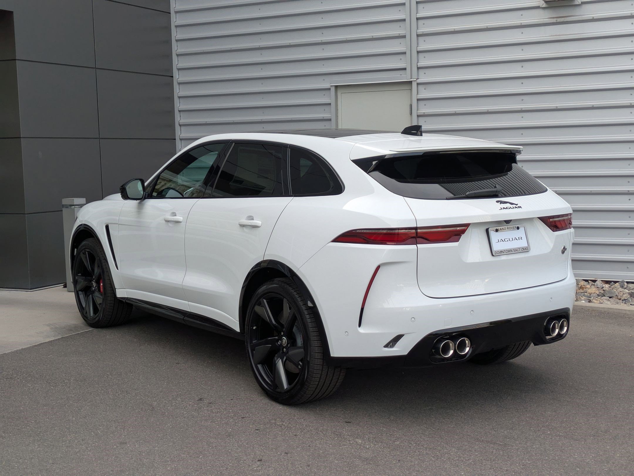 2026 Jaguar F-PACE SVR photo 3