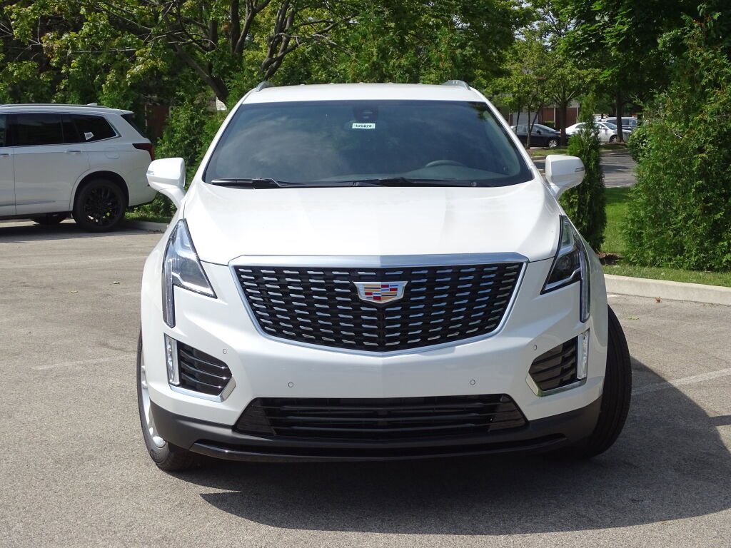 2025 Cadillac XT5 Luxury photo 3