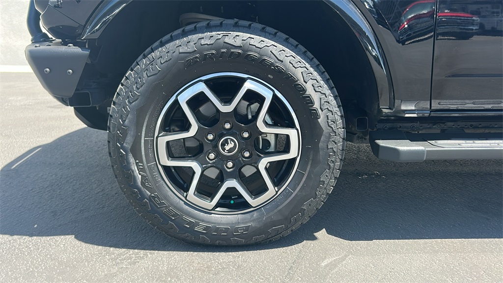 2022 Ford Bronco Outer Banks photo 6