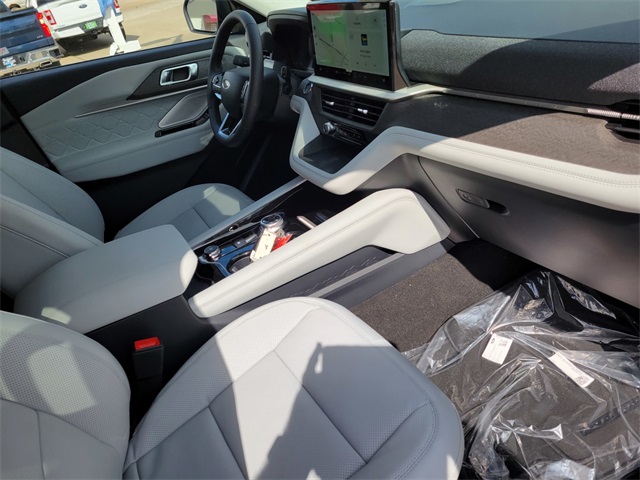 2025 Ford Explorer Platinum photo 19