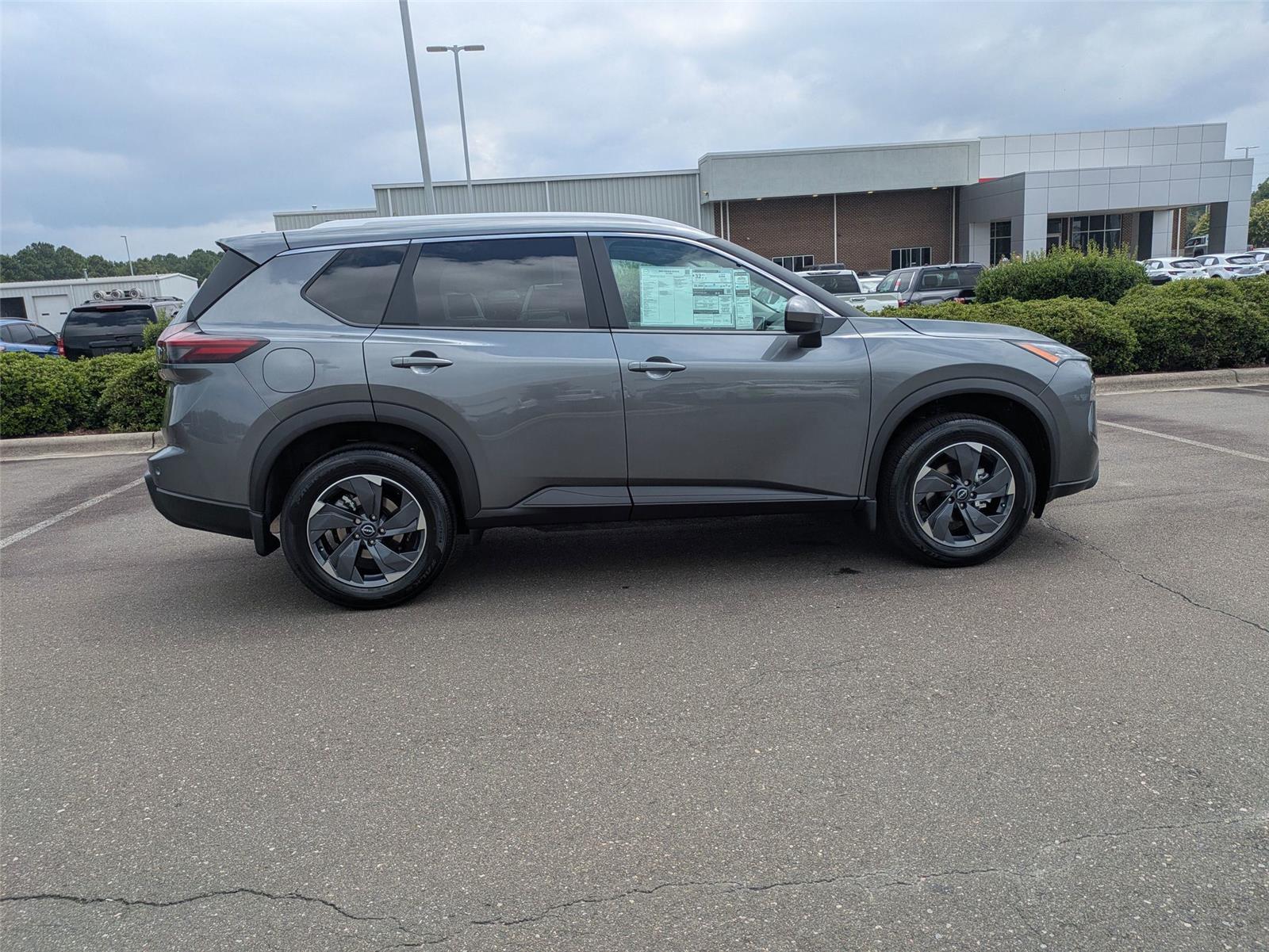 2026 Nissan Rogue SV photo 3