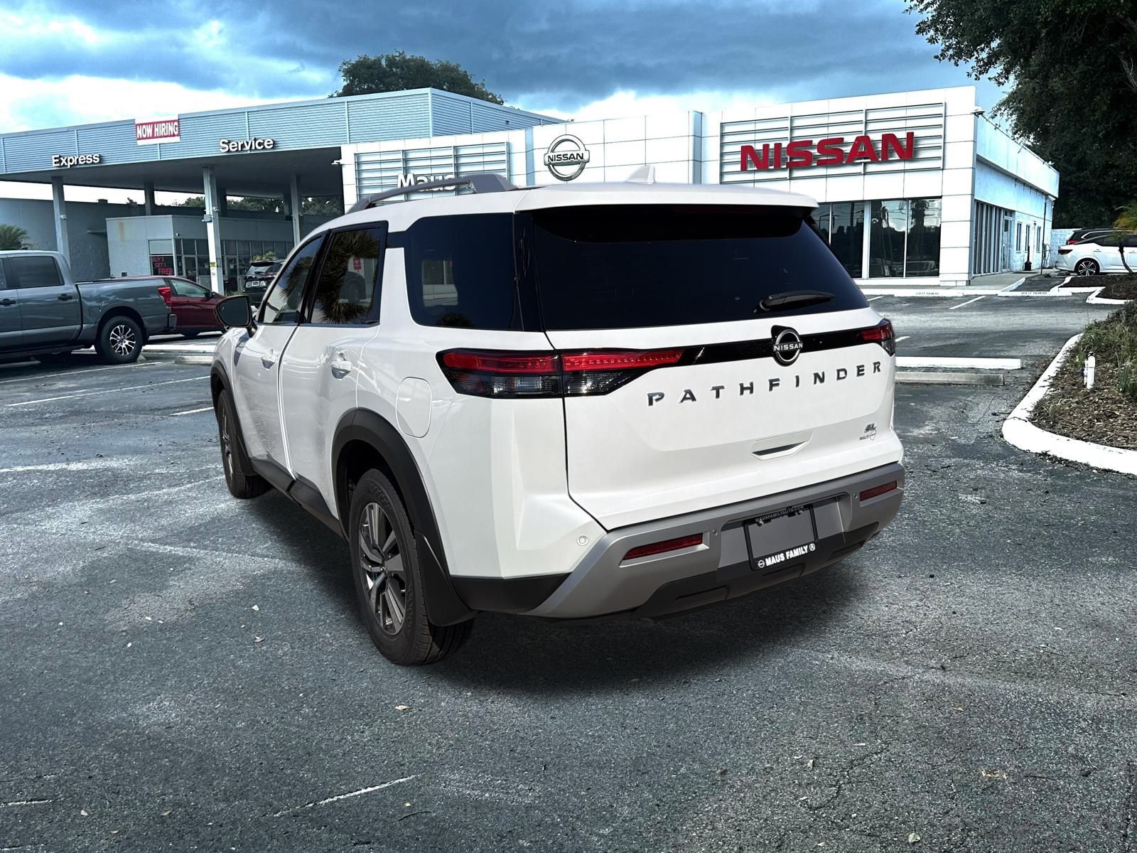 2025 Nissan Pathfinder SL photo 4