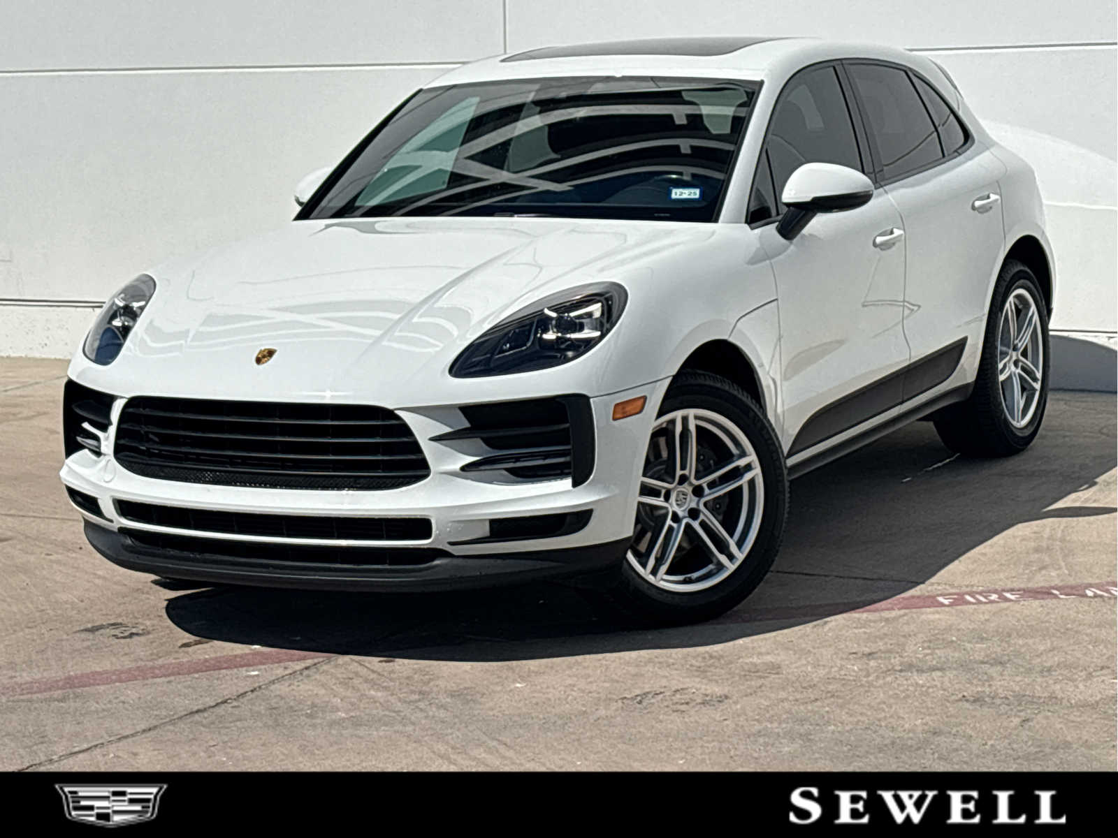 2021 Porsche Macan Base's photo