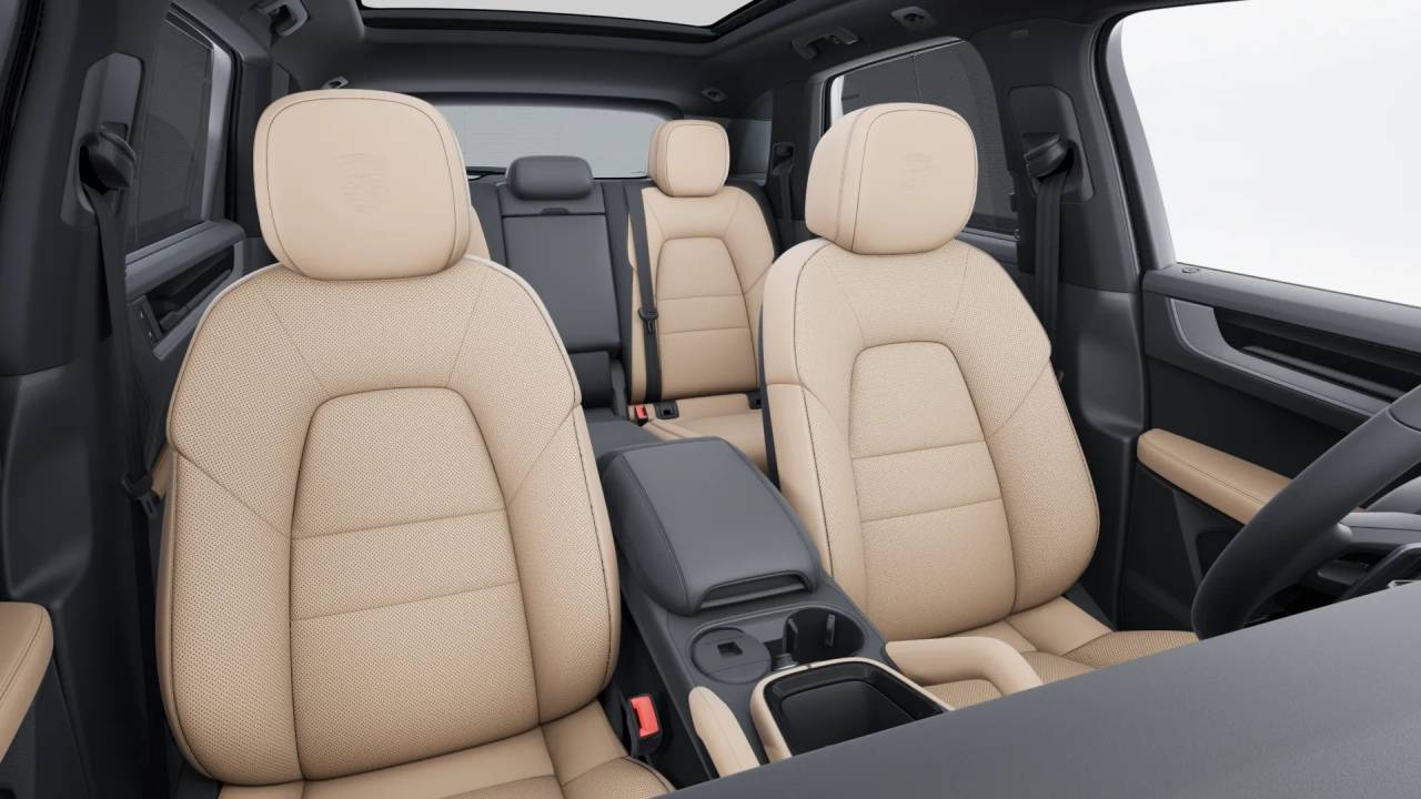 2025 Porsche Cayenne Base photo 11