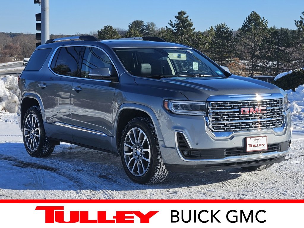 2023 GMC Acadia Denali's photo