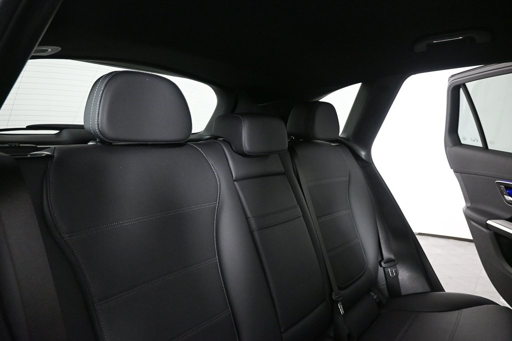 2025 Mercedes Benz GLC 300 photo 19