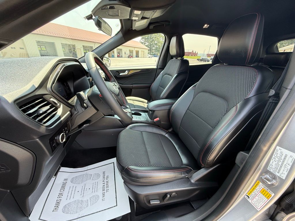 2023 Ford Escape ST-Line photo 12