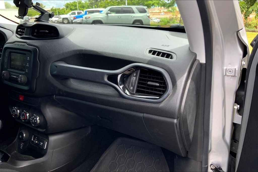 2017 Jeep Renegade Latitude North Edition photo 14