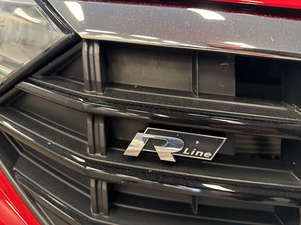 2021 Volkswagen Jetta R-Line photo 4
