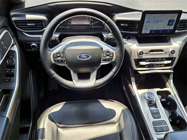 2023 Ford Explorer XLT photo 14