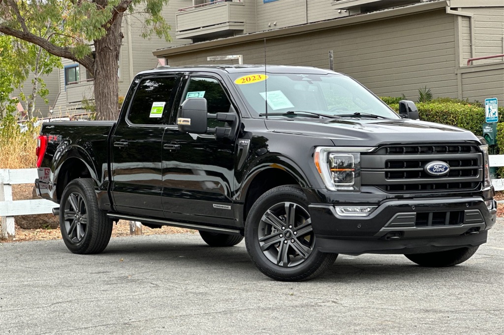 2023 Ford F-150 Lariat photo 2
