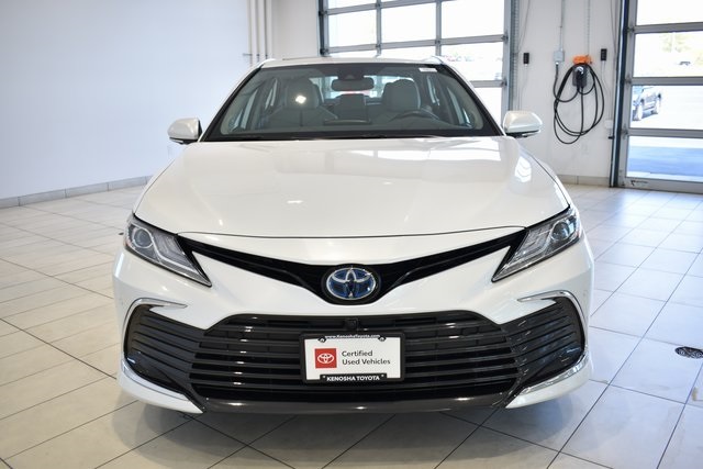 2022 Toyota Camry Hybrid XLE photo 3