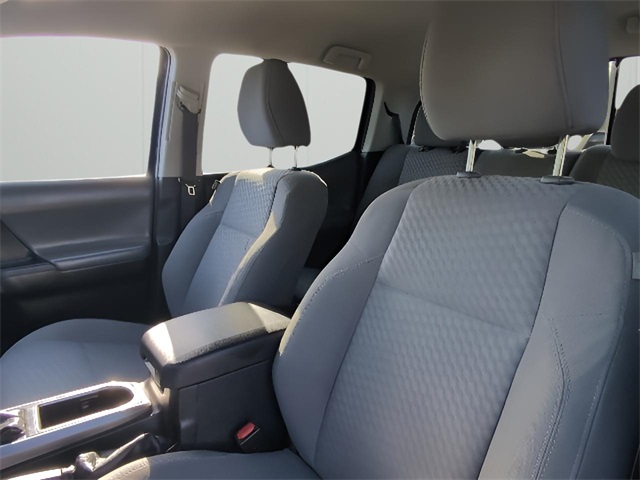 2022 Toyota Tacoma SR5 photo 16