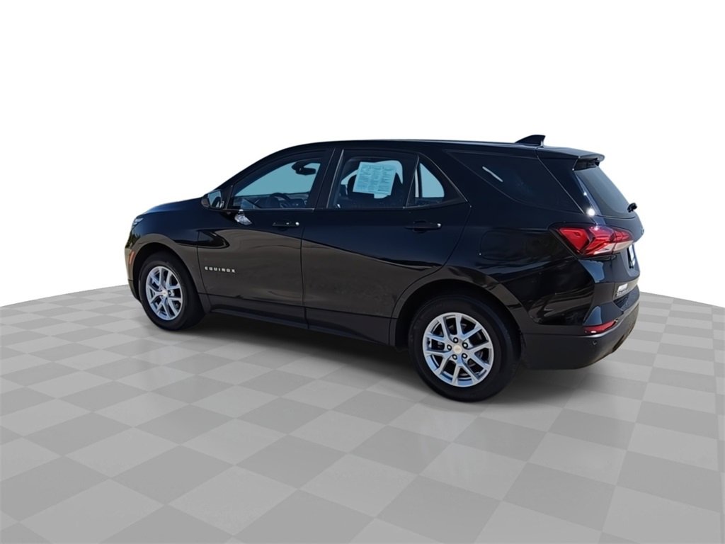 2024 Chevrolet Equinox LS photo 4