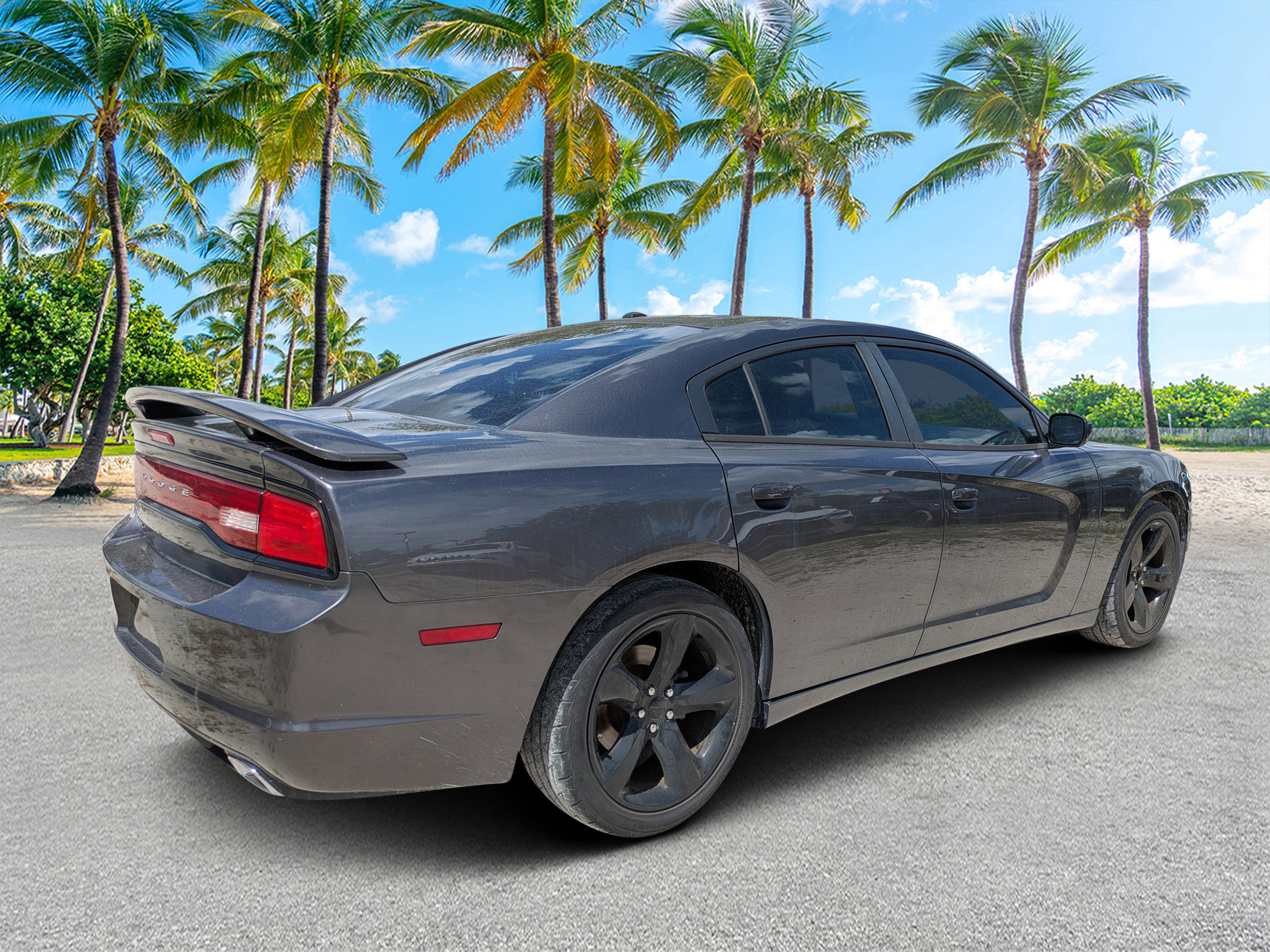 2014 Dodge Charger SXT Plus photo 4